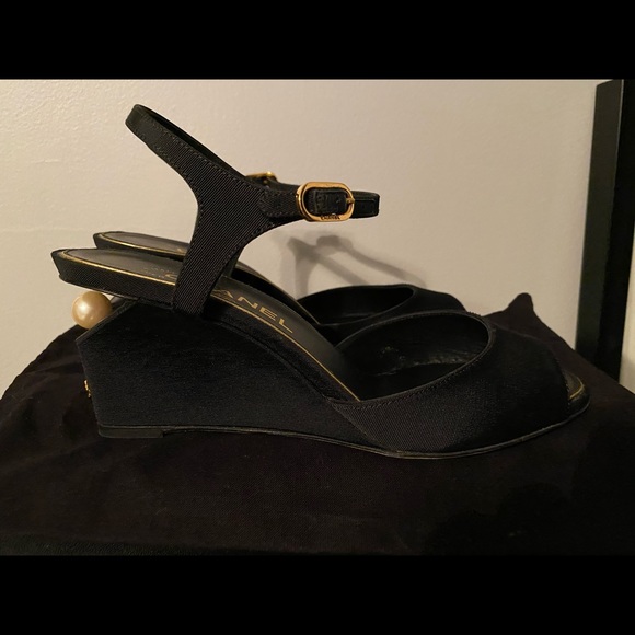 Shoes - Picture 4 of 11